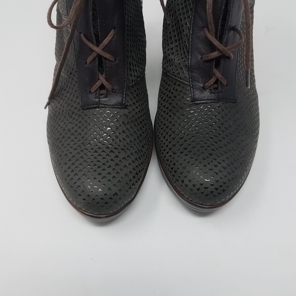 Naot Nadine Wedge Bootie Croc Leather Size 36 5-5.5 - Picture 3 of 13